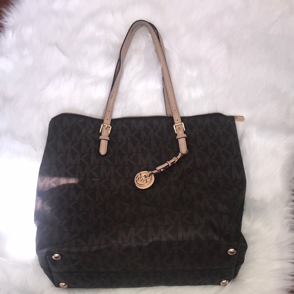 Michael Kors “Jet set” logo travel tote